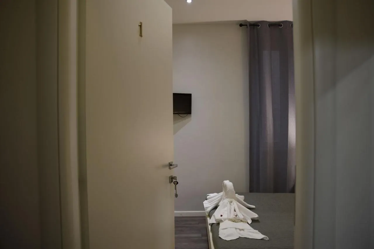 Hotel Infinity Castle Rom